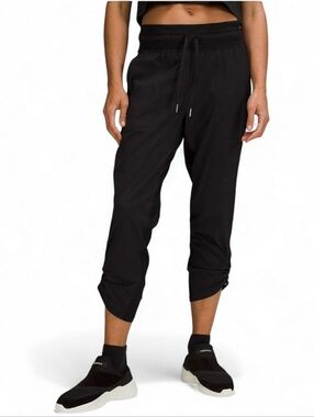 Lululemon Dance Studio Crop 25"